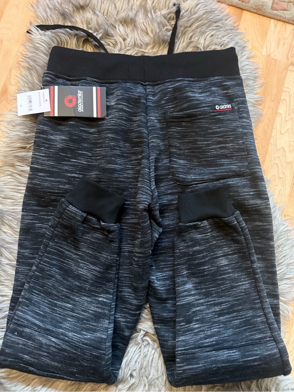 NEW w TAG “akademiks” Fleece jogger athletic sweatpants - Youth Sz M